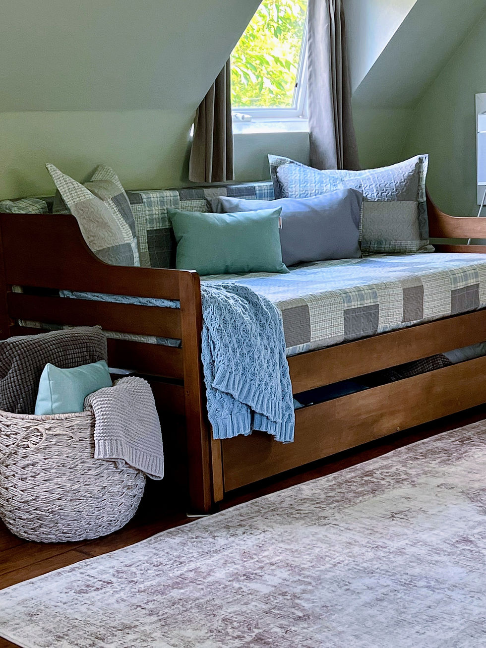 Trundle bed for overnight guest