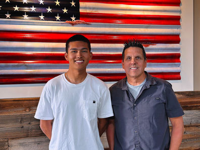 Cameron Villa và Rene Villa: Hai Cha Con Người Lính Làm Nghệ Thuật