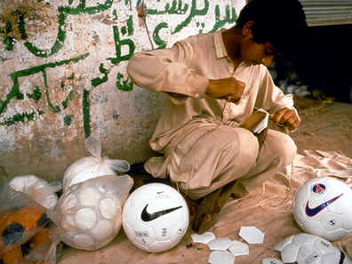 Nike - Lịch Sử Bóc Lột Sức Lao Động