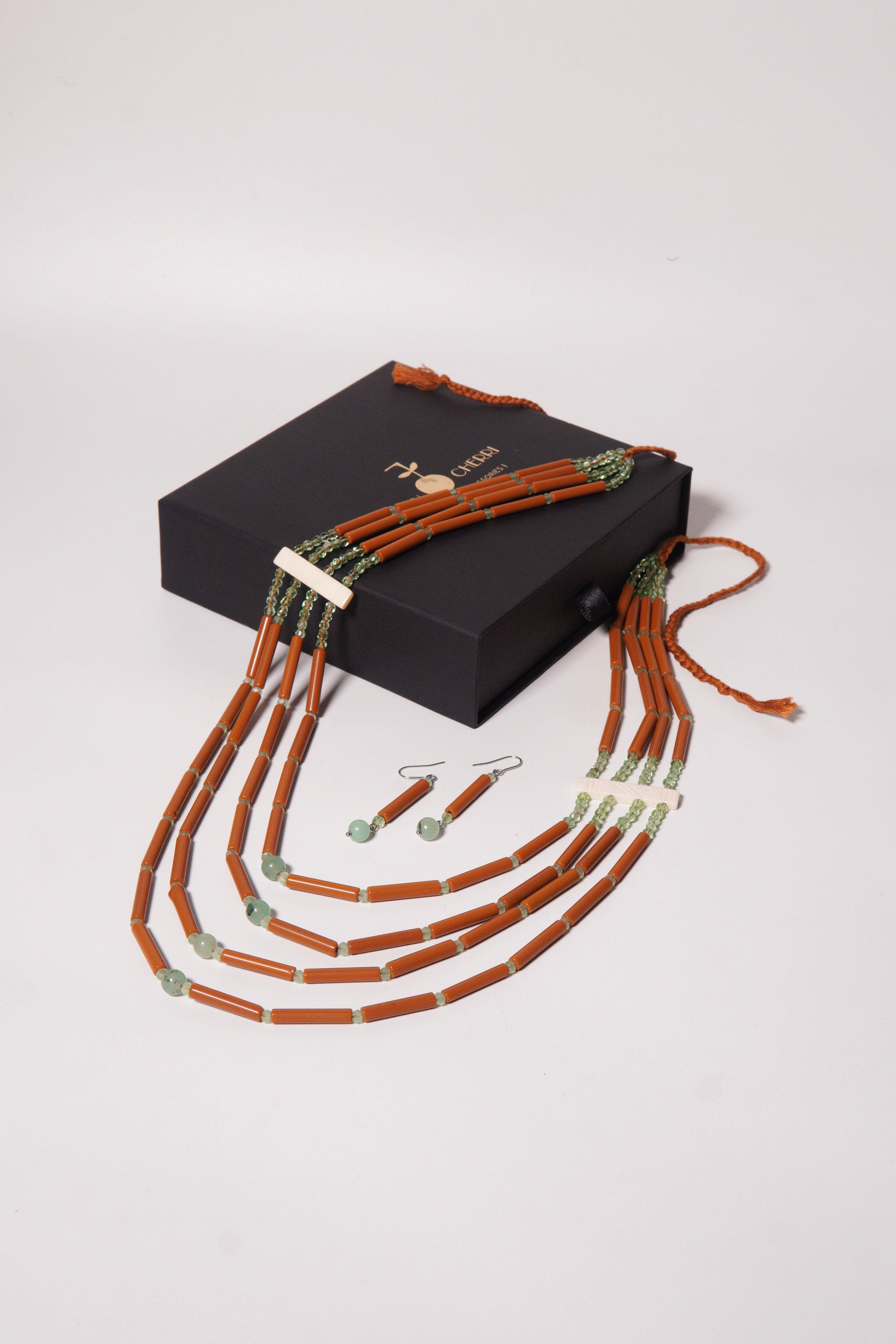 Rikgitok Necklace Set - Brown Mint