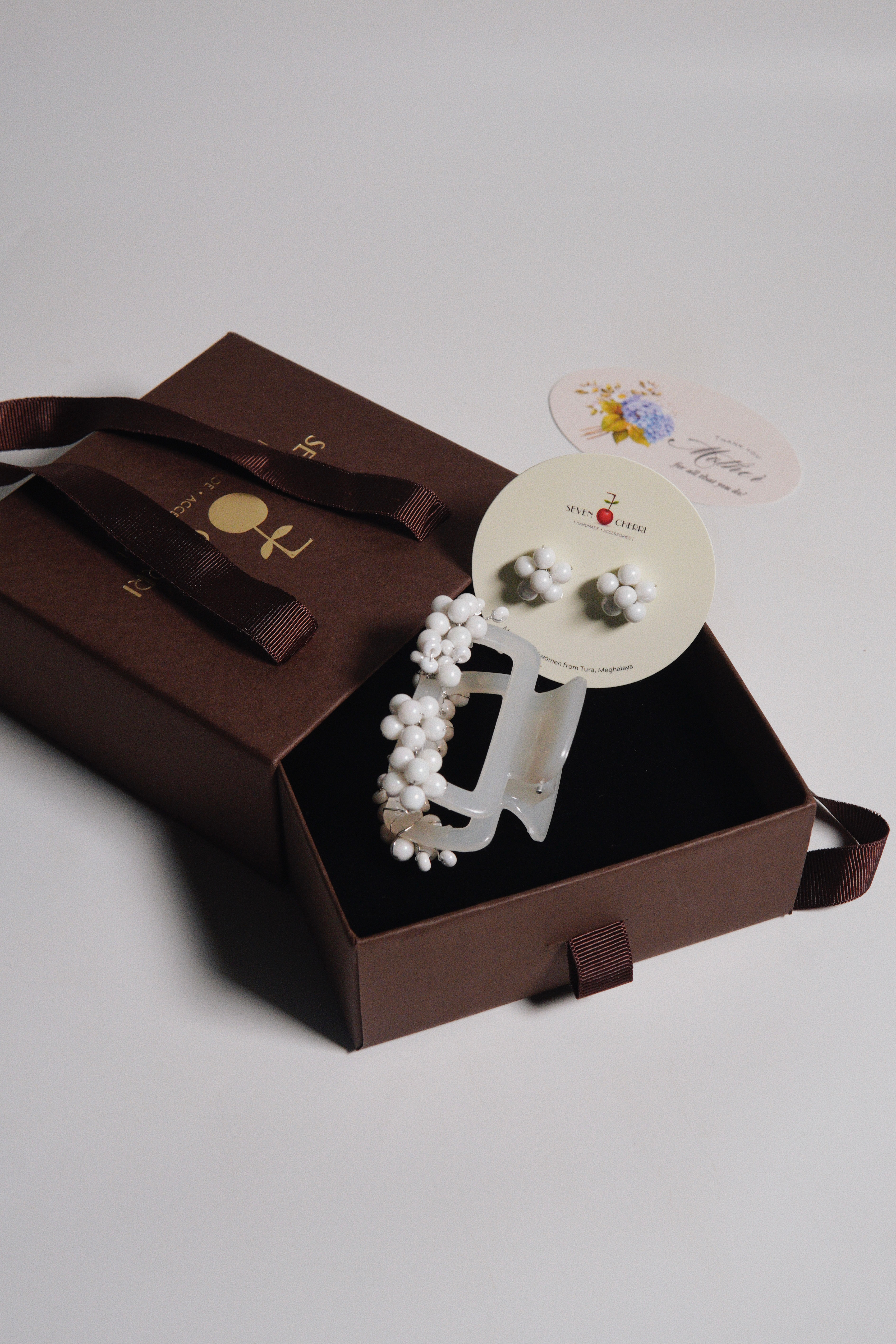Claw Clip & Earrings Set - Snow