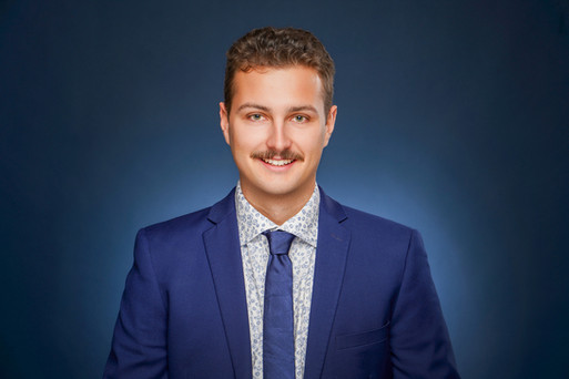 Corporate headshots that flatter