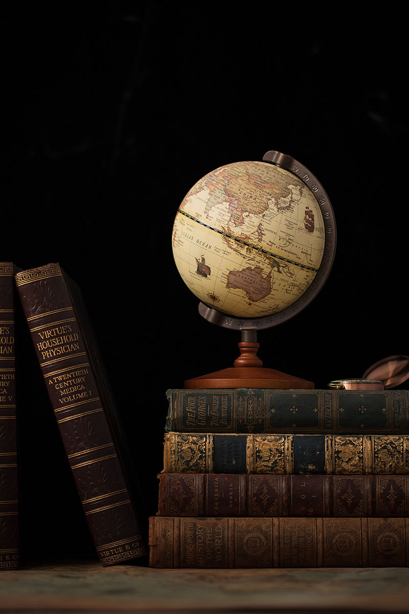 Thumbnail: Globo Terrestre Decorativo em Madeira