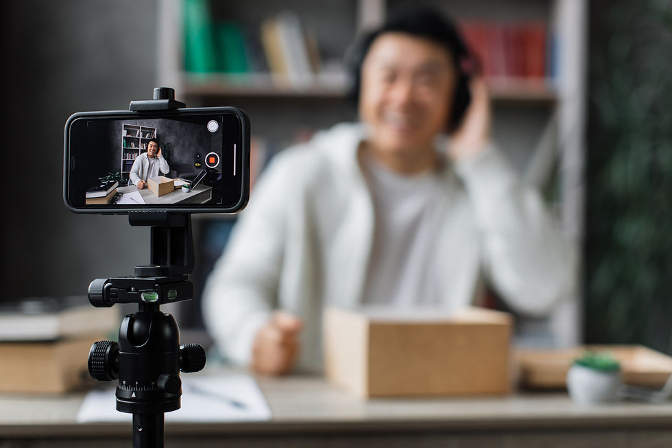 focuse-on-smartphone-screen-asian-man-recording-v-2024-12-10-03-56-50-utc.jpg