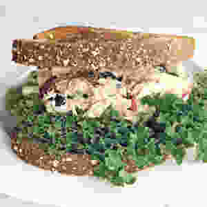 Tuna sandwich for breastfeeding moms