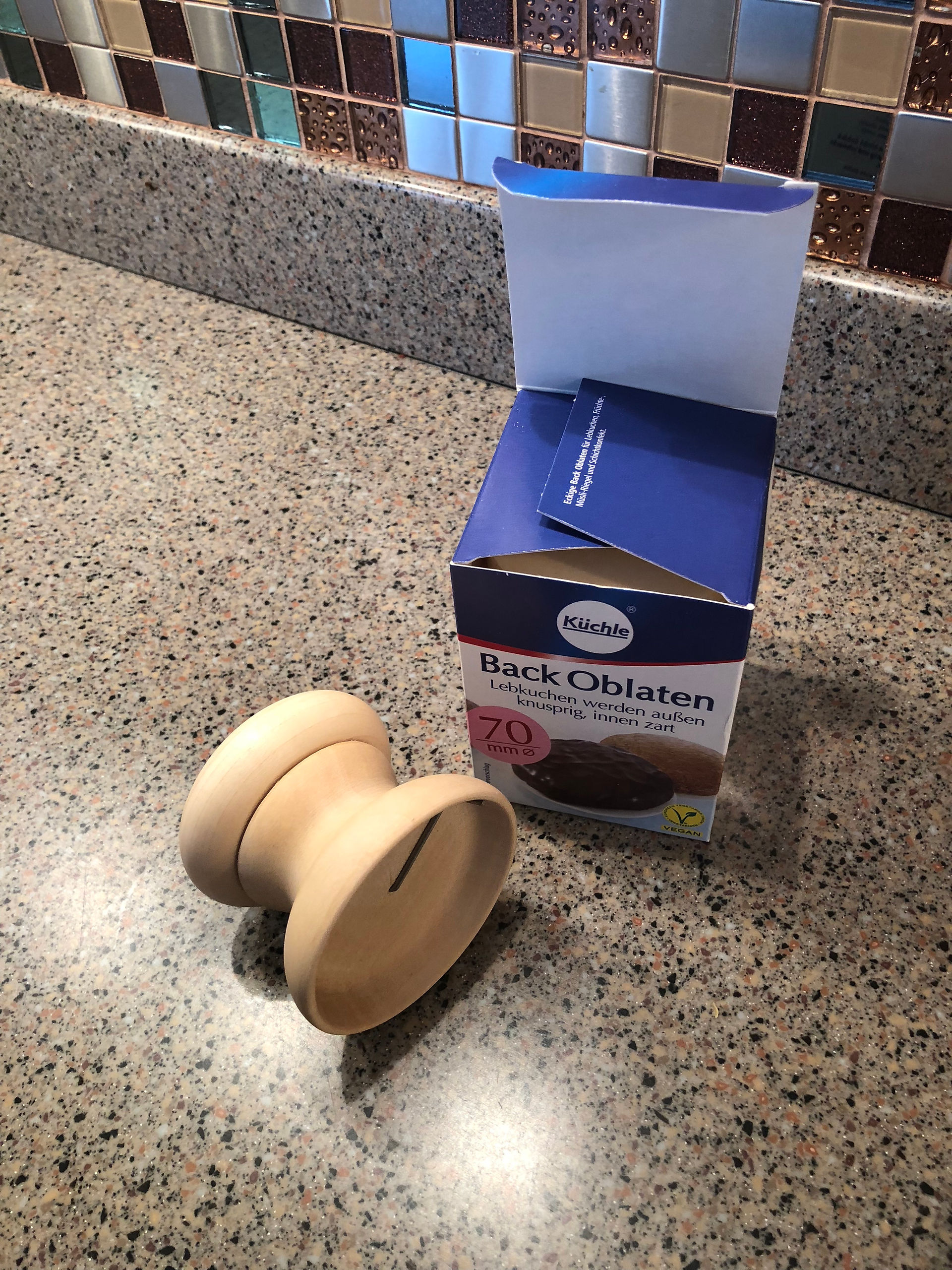 Lebkuchen mold and Back Oblaten (Round Wafers)
