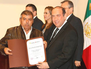 Alcalde recibe reconocimiento de Gobernador, por avance en Transparencia