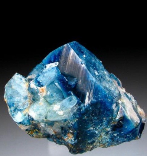 Dakota Matrix Minerals Euclase