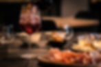Illustrazione aperitivo, foto aperitivo, calice spritz, affettati aperitivo, olive, formaggi