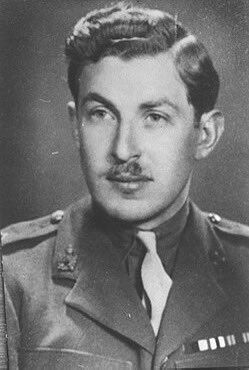 חיים הרצוג, חייל בצעירותו