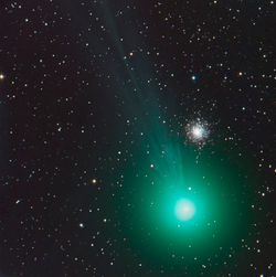 Comet Lovejoy passing M79