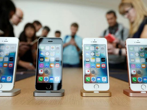 Russia Bans iPhones For Government Officials Over Spying Fears: Report