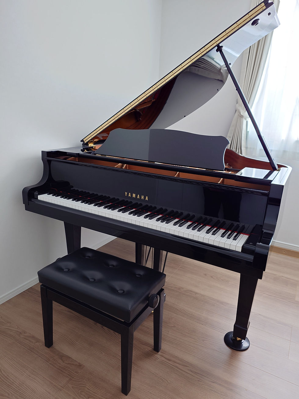 お客様のもとへ！ヤマハグランドピアノ