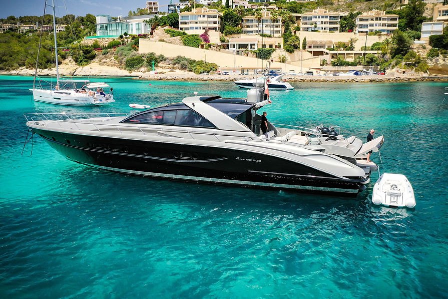 Barco Riva Ego 68 Pendragon en alquiler en Mallorca