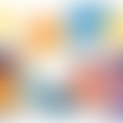 Ilustração em estilo flat de quatro pessoas colaborando ao redor de um notebook, com balões de fala coloridos acima representando a comunicação e uma lâmpada simbolizando ideias e criatividade.