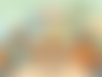 Ilustração de um casal conversando à mesa, com um balão de fala em formato de árvore acima deles contendo ícones de análise, emoções, apoio e ideias. 