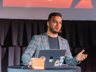 Vorbitor principal la (Orange) InspiratiON Session 9.0 în Chișinău: O călătorie în viitorul inteligenței artificiale generative