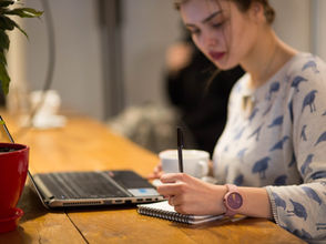 A Pitch Deck - 13 top things yours must include