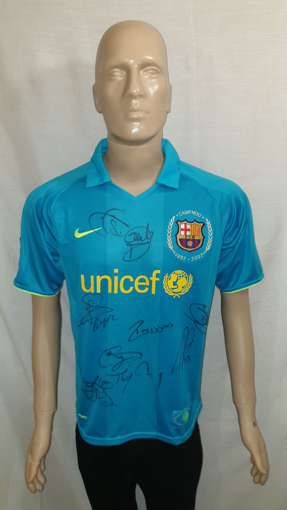 2007 08 FC Barcelona Away Shirt Signed top corner shirts