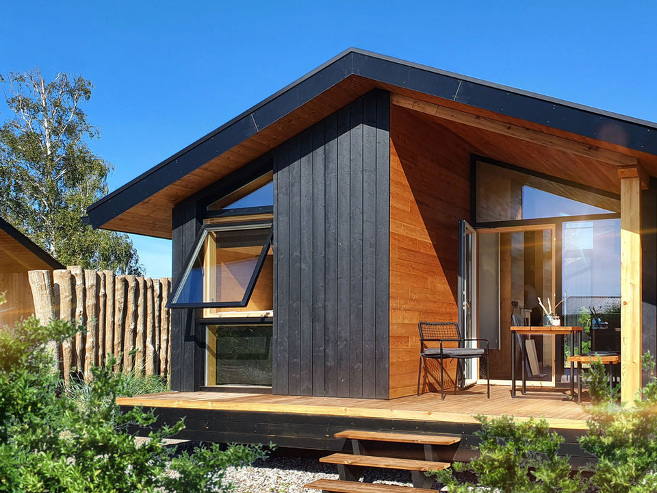 Exklusive Tiny Houses & Lodges an der Ostsee buchen, direkt am Strand, Sauna, Elektrokamin, Premium Hideaway, Ferienwohnung