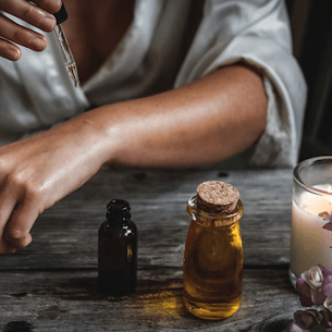 Essential Oils: Key Benefits and How To Use Them