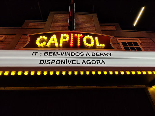 Com a chegada da série, Warner trouxe o terror diretamente de Derry para a CCXP25!