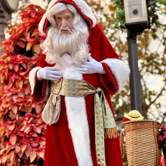 Pere Noel in France at Epcot