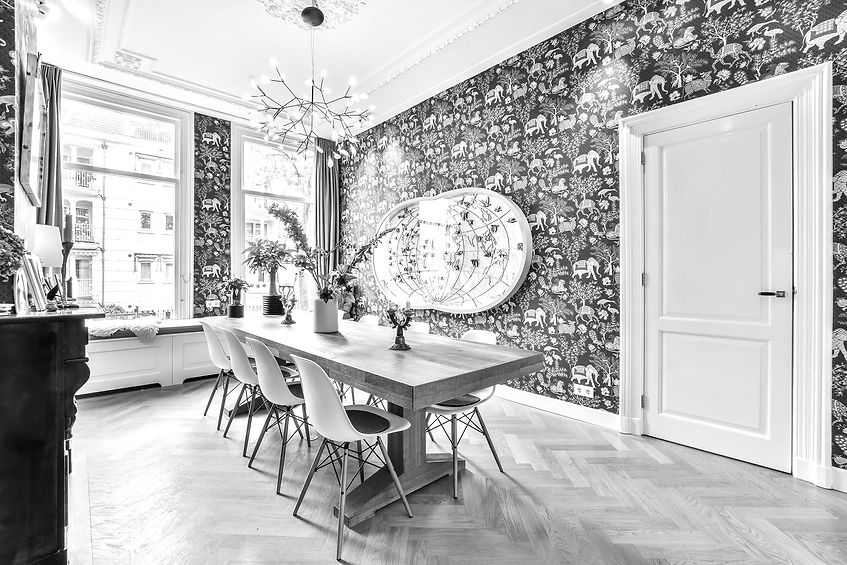 Inside of Harrisburg, PA air purification working amazingly in a Daflure Client's beautifully decorated dining room