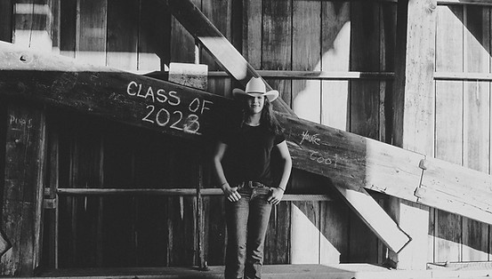 Central PA Senior Photo featuring Bella who graduated from Mechanicsburg Area Higgh School