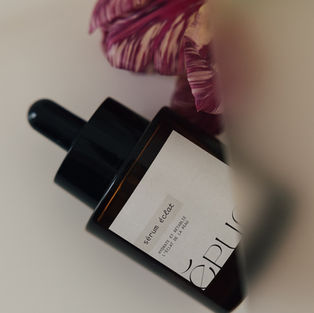 Packaging primaire d'un produit cosmétique et son identité visuelle appliquée