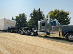 Transporting Oversized Loads: Our Commitment to Excellence