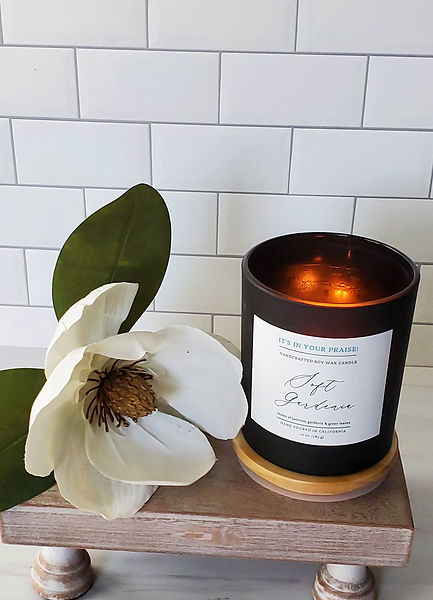 Beautiful Soy Wax Candle with Quality Oils Phthalate-Free