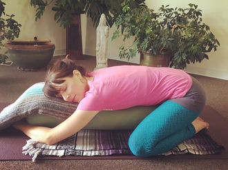 WEDNESDAY, OCTOBER 12 at Noon | Posing in Pink: The Restorative Edition with Ashleigh