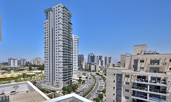 עוזי חיטמן, קרית מוצקין, ישראל