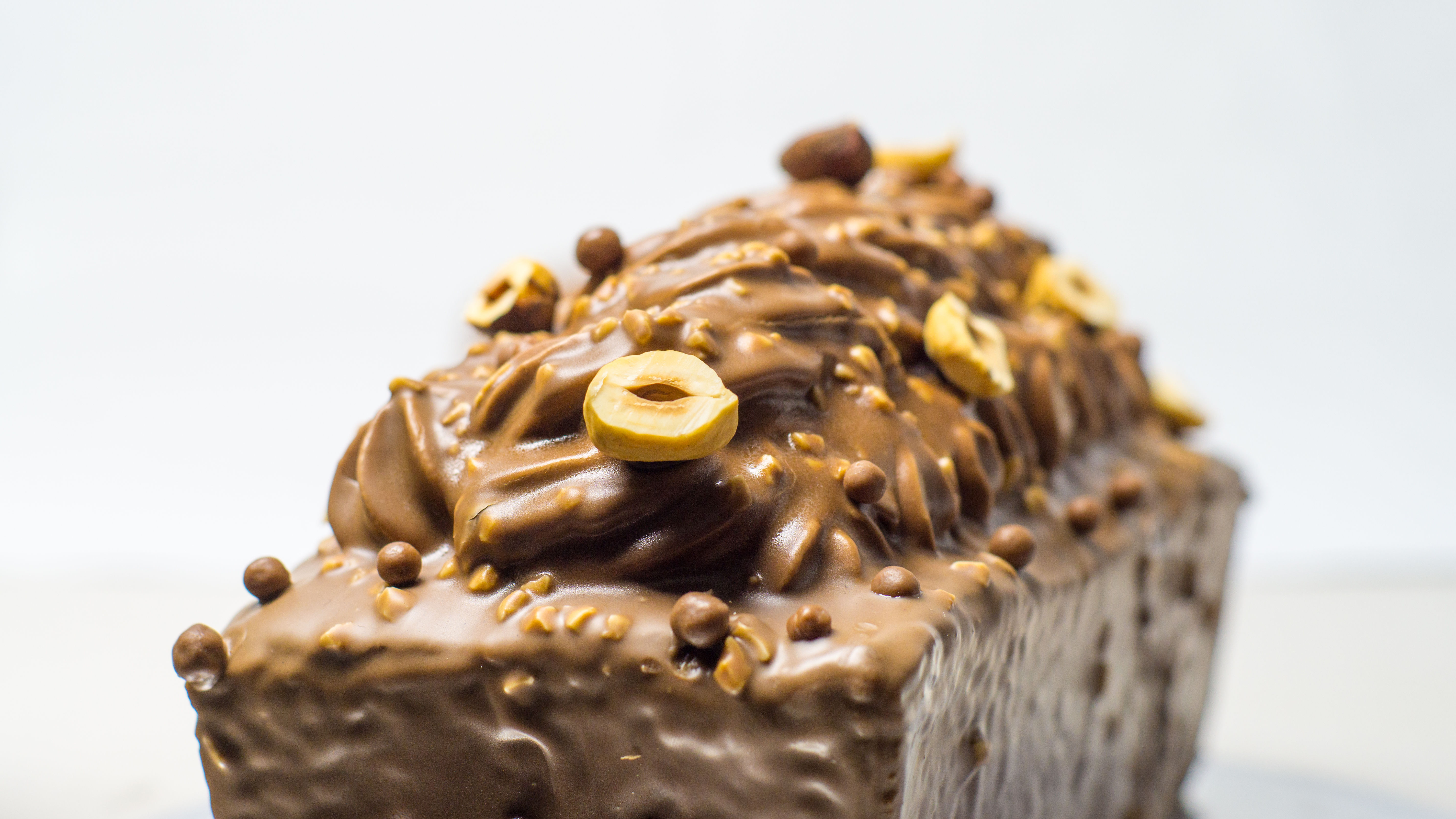 PASTEL CHOCOLATE + AVELLANA