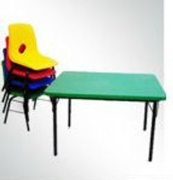 mesa con sillitas arco