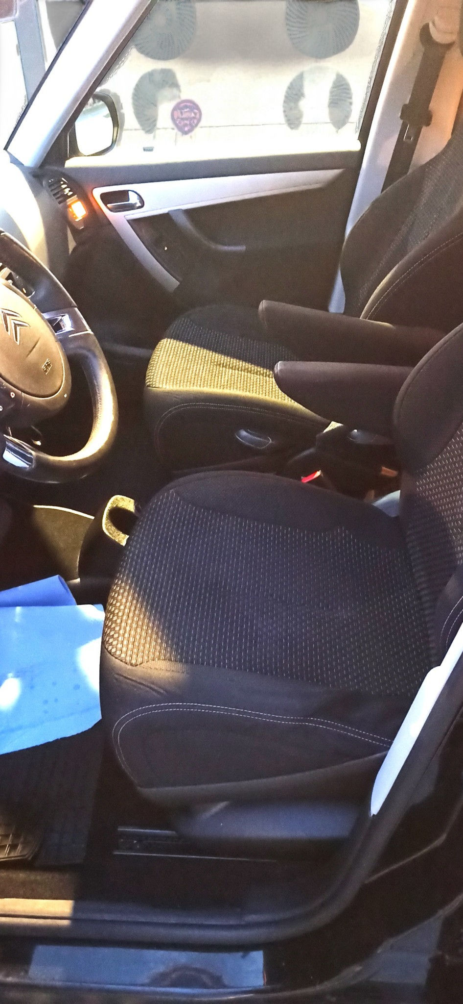 Miniature : Citroen c4 picasso 1,6 ehdi 115cv bva 1er main garantie 6mois