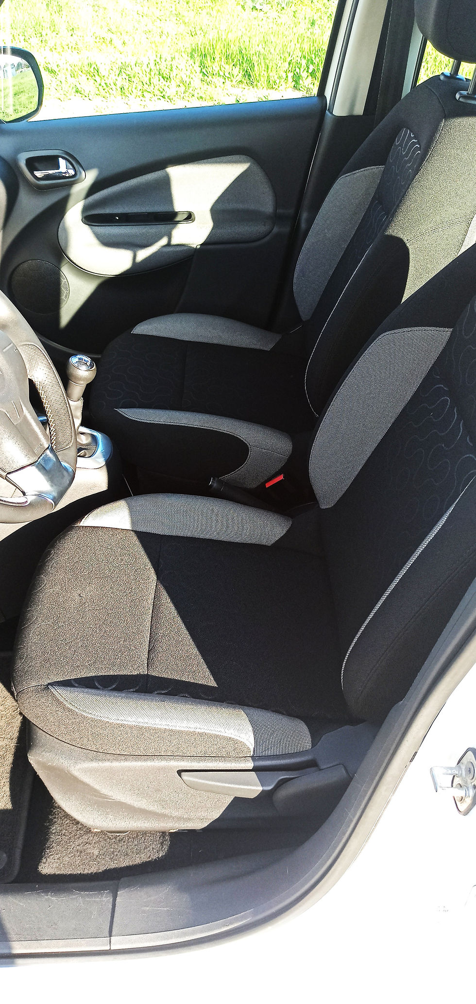 Miniature : Citroen c3 picasso 1.6 hdi exclusive 1er main garantie 6mois