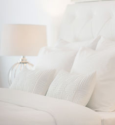 Décoration de chambre blanche