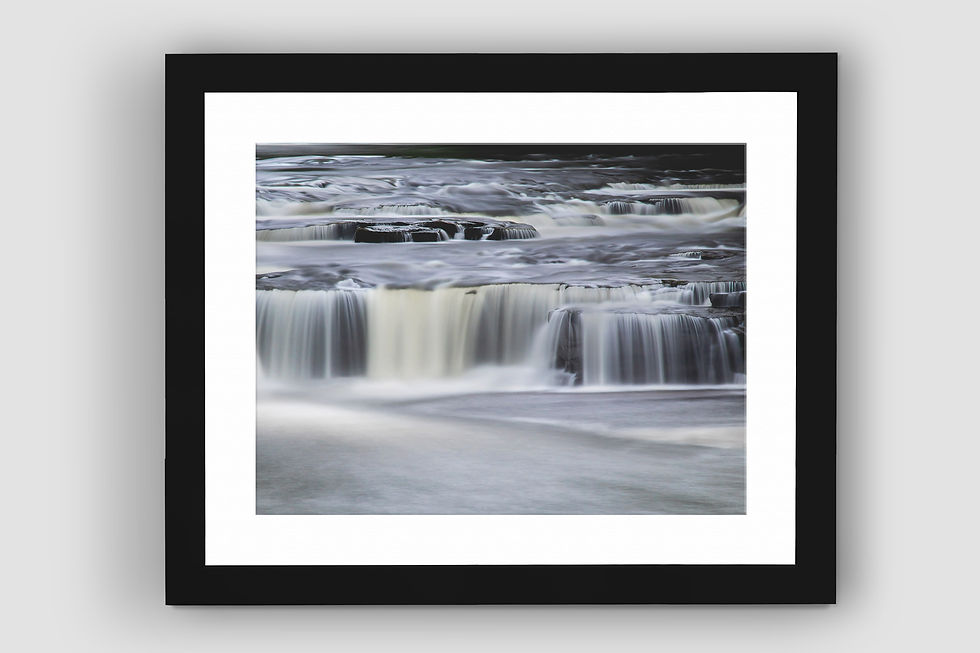 Thumbnail: Dundaff Linn Close up