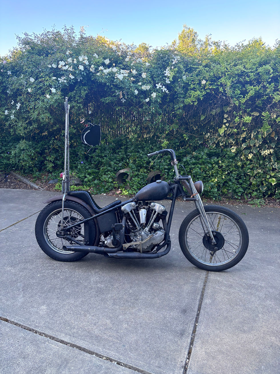 Thumbnail: Loveseat in Shiny Black Tuck & Roll S