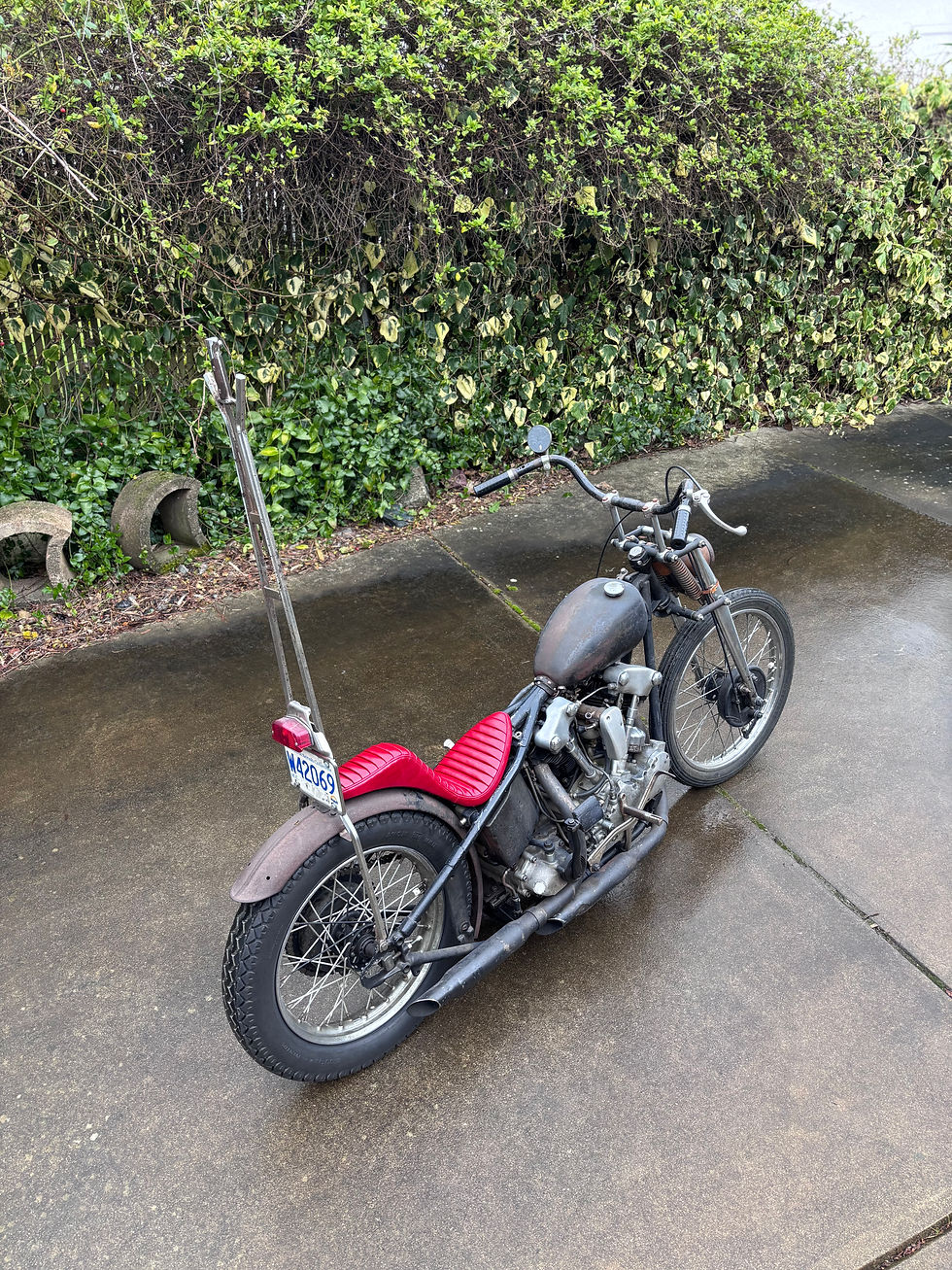 Thumbnail: Loveseat in True Blood Leather In stock