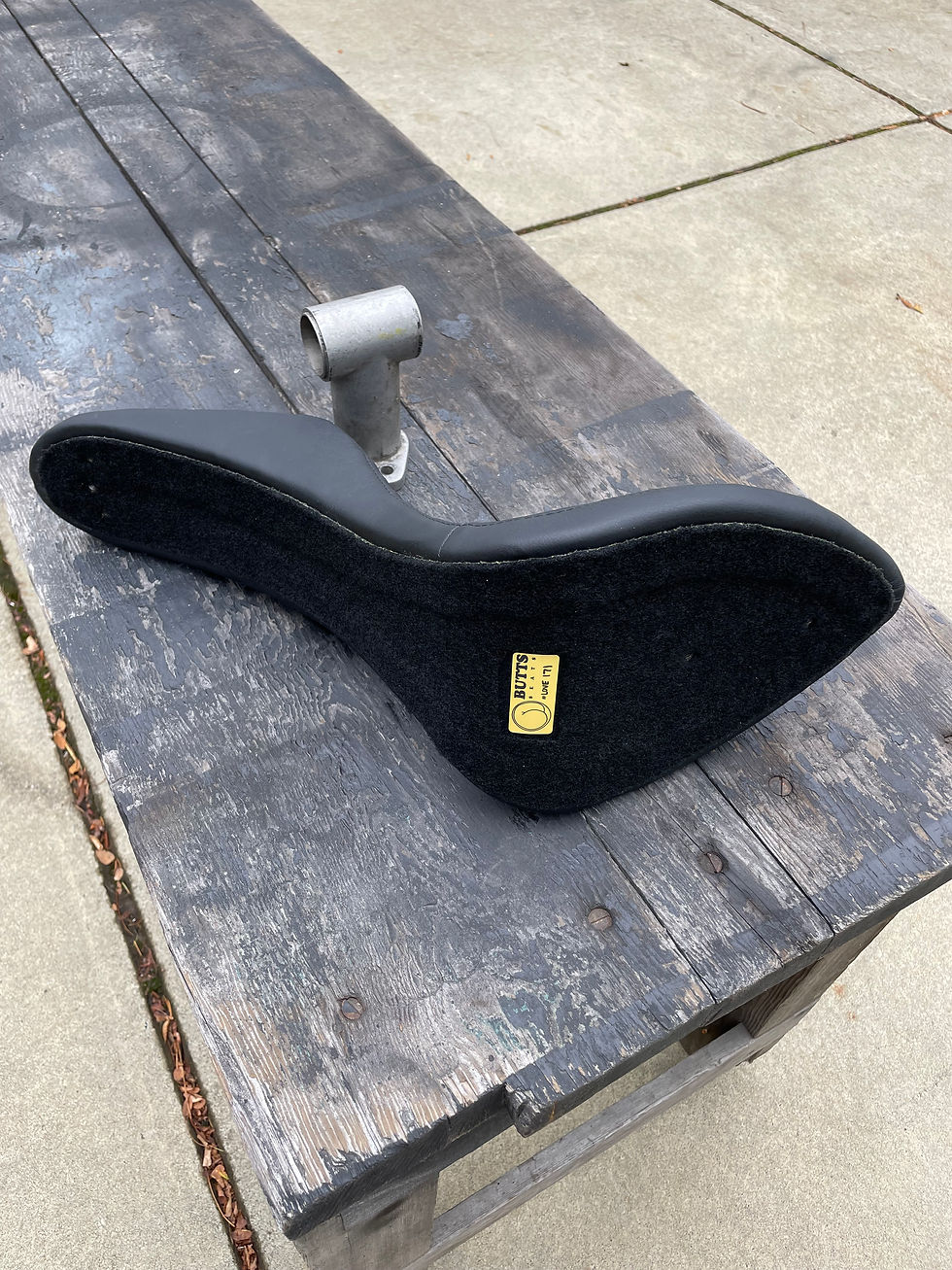 Thumbnail: Loveseat in Satin Black Leather