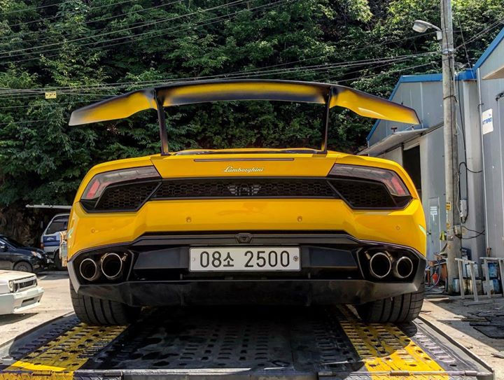 섬네일: Lamborghini huracan gp spirit spoiler
