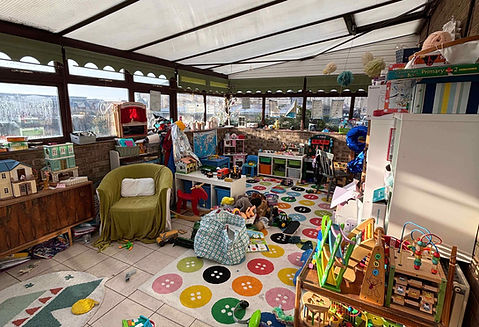 emilys- playroom-before-wide-shot-sophie-dean-chaos-to-calm-decluttering_edited.jpg