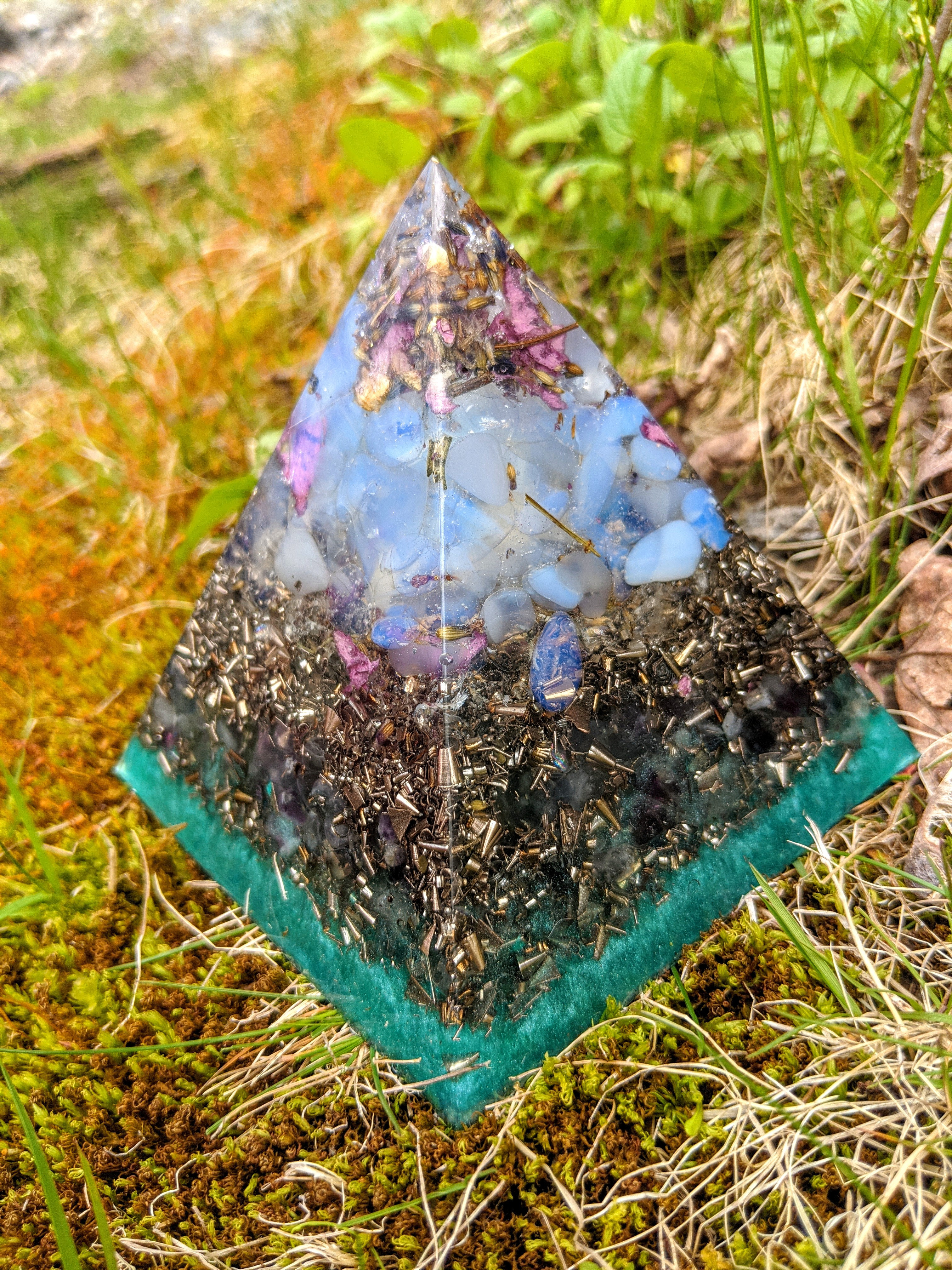 NEW! LARGE 'Healing Waters' Orgonite Crystal Pyramid katwb