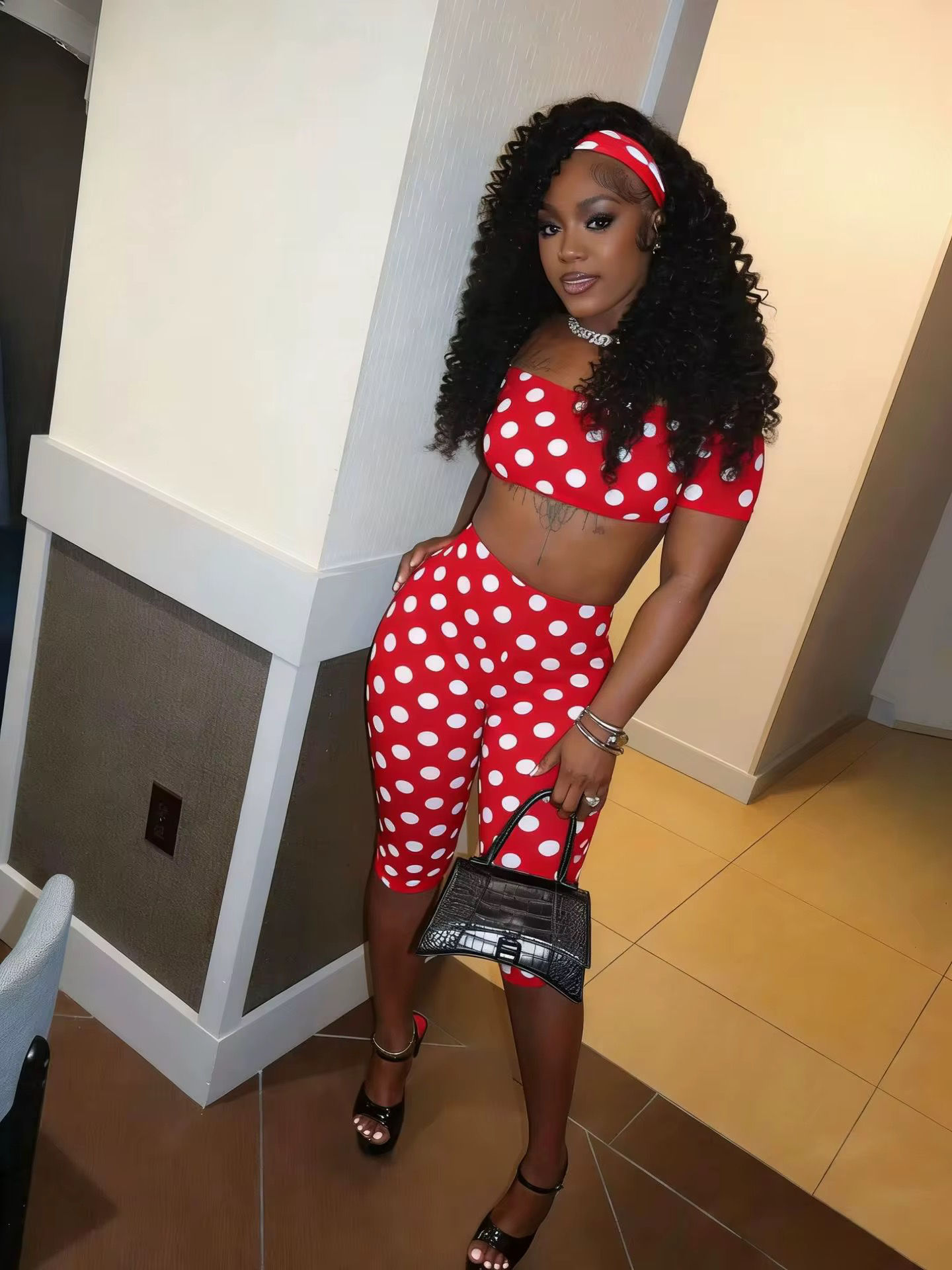     “Hot Dot Energy Set”