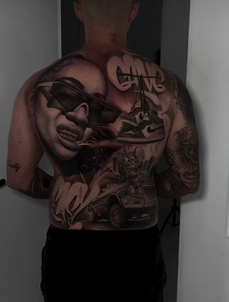 Kompletter Rücken mit Chicano Tattoo Motiven
