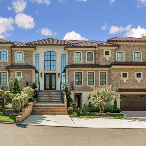 Little Neck, NY Residence