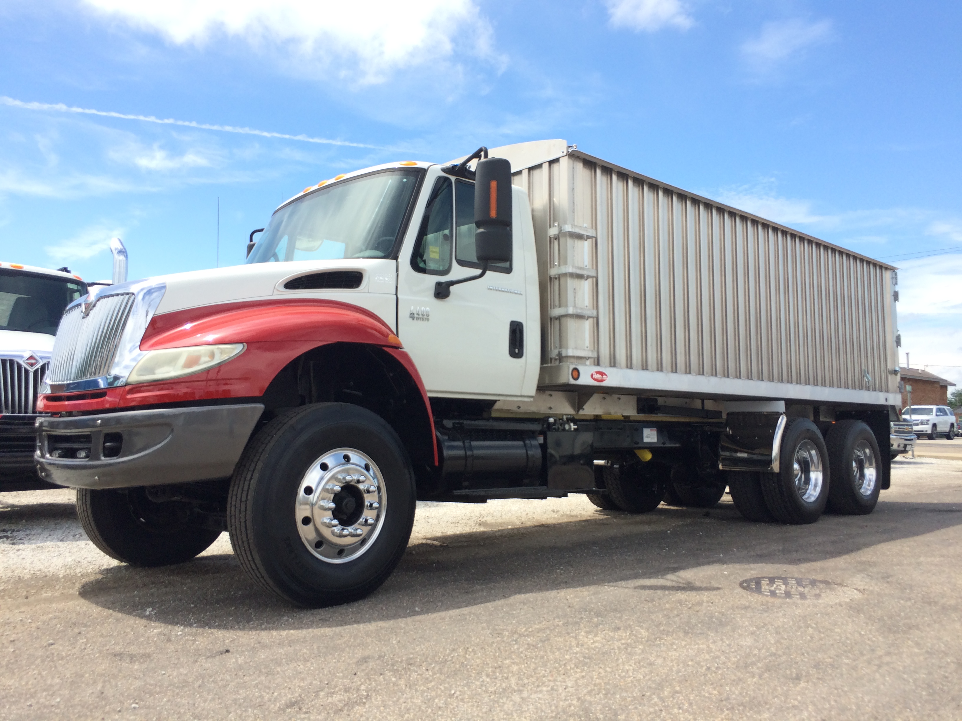 Smoky Jennings Trucks Diesel Trucks and Trailer Sales